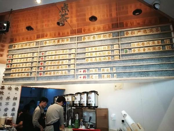 “嚴選菜單”成流行：它僅憑15款產品，8個月開火6家新店