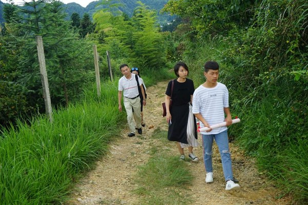 29年教學(xué)，9年公益，他以身作則，改變了無數(shù)山區(qū)孩子的人生