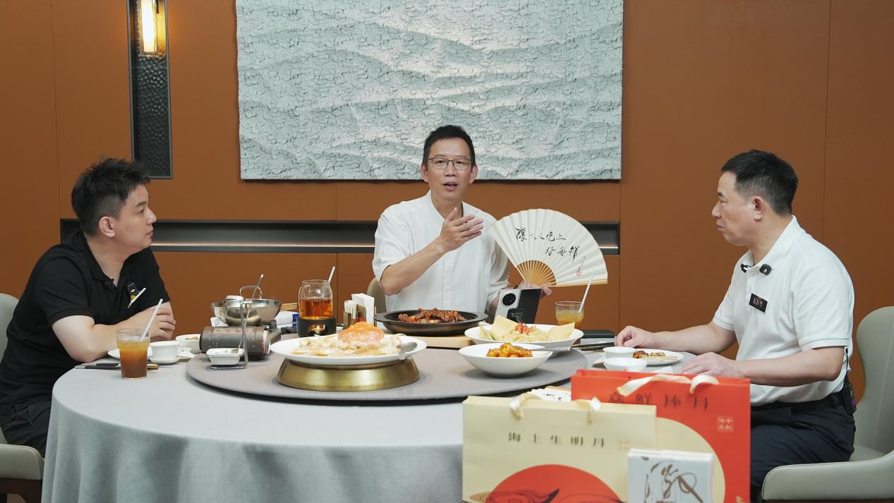 吳曉波探店徐記海鮮：在5萬億餐飲紅海中，讀懂“難而正確”的長期主義|餐飲界