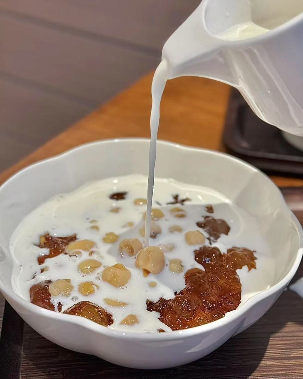 這杯麥記牛奶，怎么悄悄開遍了全國？|餐飲界