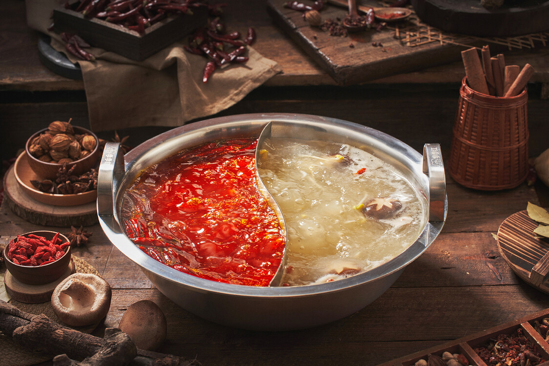 季季紅火鍋強(qiáng)勢登頂！香辣火鍋領(lǐng)導(dǎo)品牌和銷量第一打響春節(jié)前哨戰(zhàn)